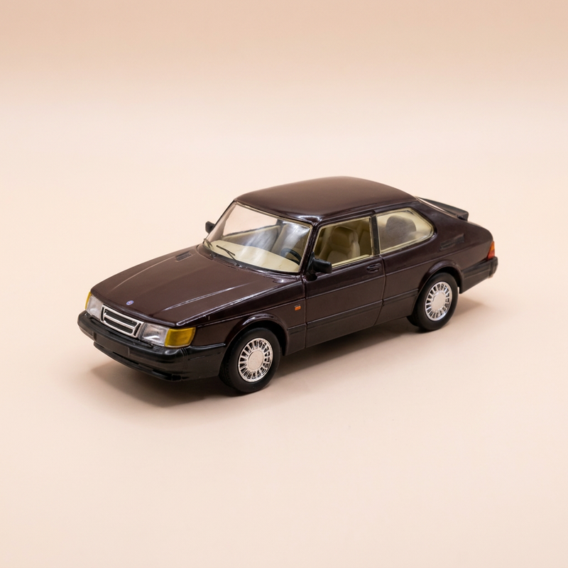 Saab 900S noire - Del Prado