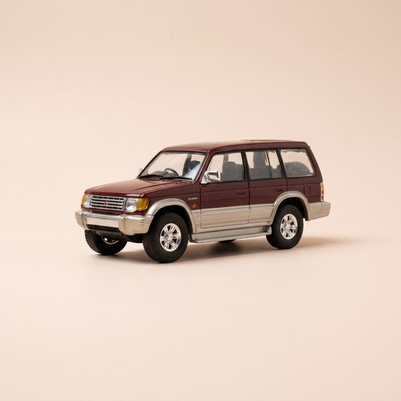 Mitsubishi Pajero bordeaux et gris - Del Prado