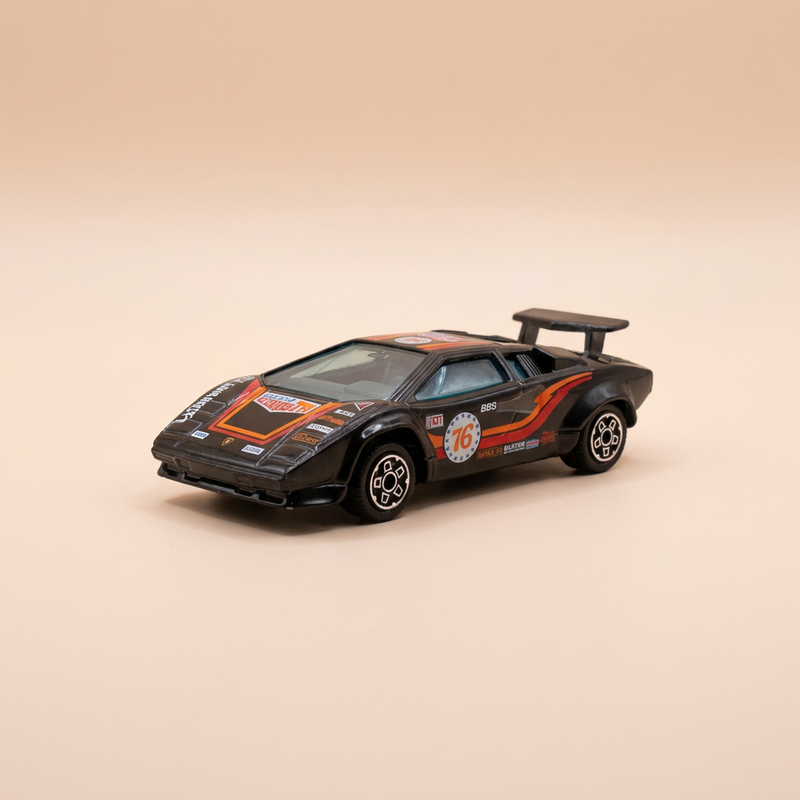 Lamborghini Countach 5000 noire numéro 76 - BURAGO référence 4217