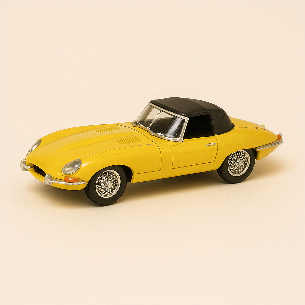 Jaguar E type gialla del 1968 (Dinky - Matchbox)