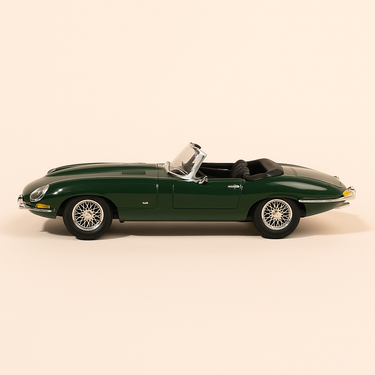 Photo professionnelle de la voiture miniature Jaguar Type E Verte - Image clean haute qualité