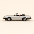 Photo professionnelle de la voiture miniature Jaguar Xj S V12 Grise De 1988 - Image clean haute qualité