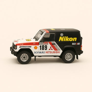 Photo professionnelle de la voiture miniature Mitsubishi Pajero N 189 Rallye Paris Dakar 1985 - Image clean haute qualité
