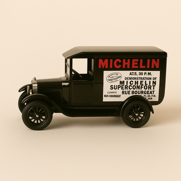 Photo professionnelle de la voiture miniature Morris Cowley Shanghai Michelin - Image clean haute qualité