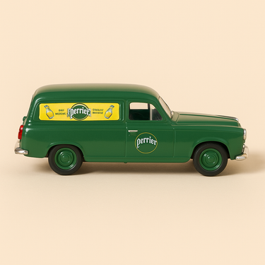 Photo professionnelle de la voiture miniature Peugeot 403 Break Avec La Publicite Perrier Solido Reference 45104 - Image clean haute qualité
