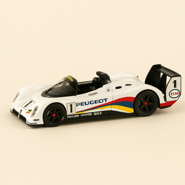 Photo professionnelle de la voiture miniature Peugeot 905 Blanche Numero 1 24 Heures Du Mans De 1992 - Image clean haute qualité
