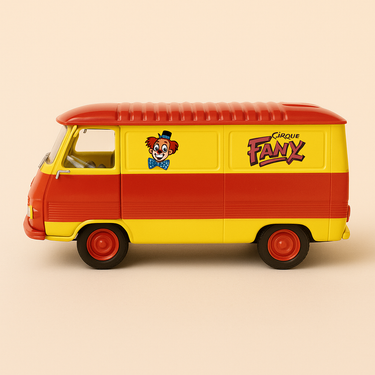 Photo professionnelle de la voiture miniature Peugeot J7 Jaune Et Rouge Cirque Fany - Image clean haute qualité