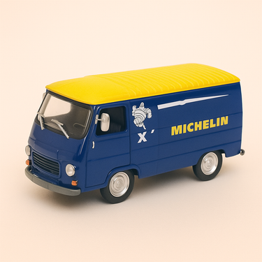 Photo professionnelle de la voiture miniature Peugeot J7 Pneu X Michelin - Image clean haute qualité