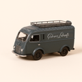 Photo professionnelle de la voiture miniature Renault 1000 Kg Galeries Lafayette - Image clean haute qualité