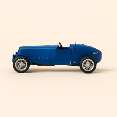 Photo professionnelle de la voiture miniature Renault 40 Cv Type Nm Bleue Record Du Monde De Vitesse Sur 24 Heures En Juillet 1926 - Image clean haute qualité