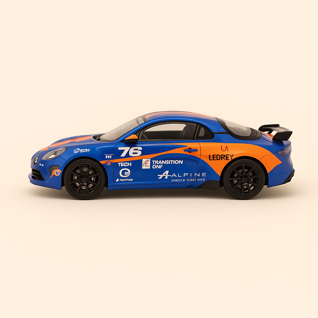 Renault Alpine A110 Cup blu, nera e arancione (numero 76)