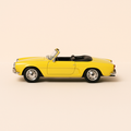 Photo professionnelle de la voiture miniature Renault Alpine Cabriolet Jaune De 1958 - Image clean haute qualité