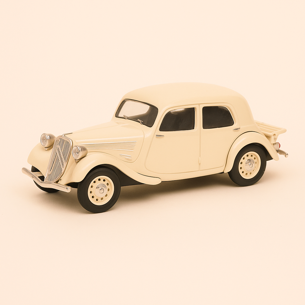 Renault Celtaquatre color crema de 1936