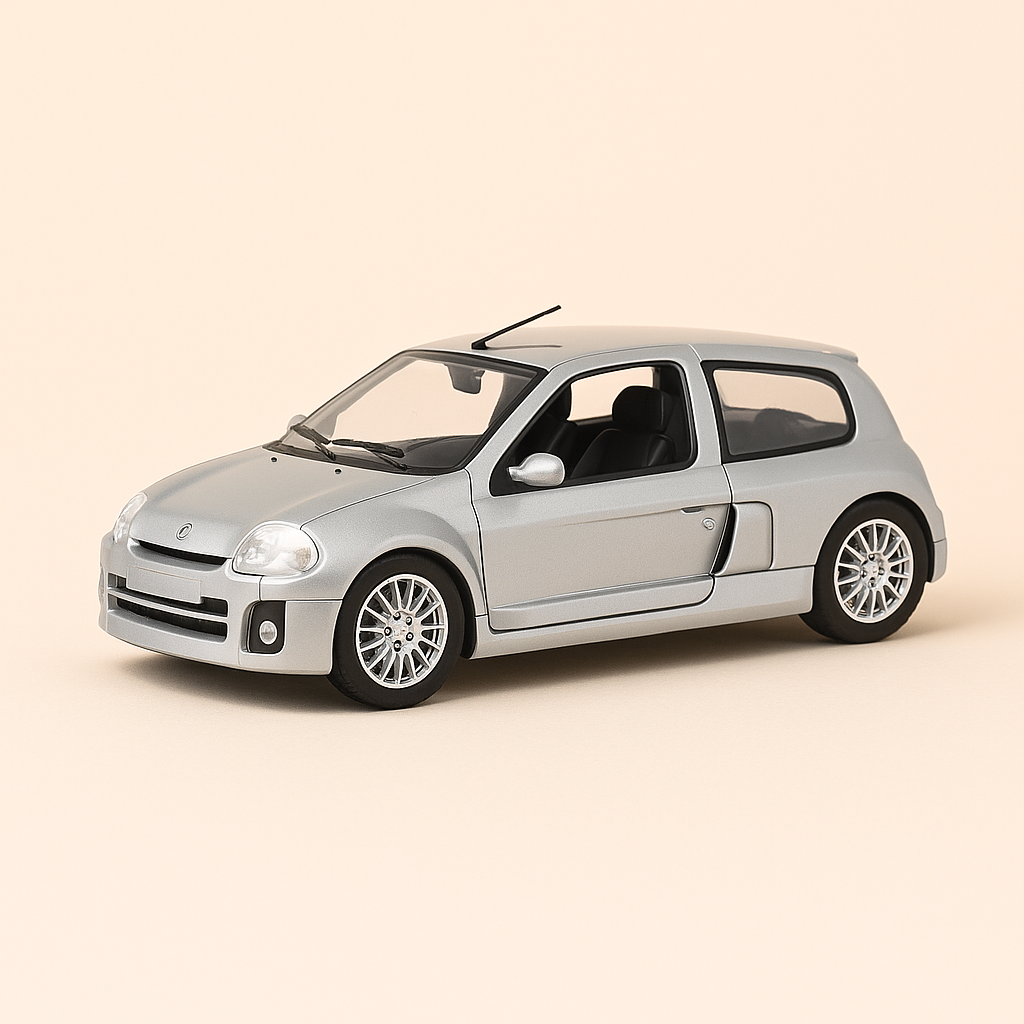 Renault Clio V6 sport grise de 1999 (voiture rajoutée sur socle)