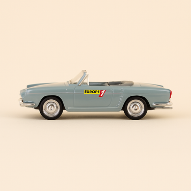 Photo professionnelle de la voiture miniature Renault Floride Grise Europe 1 Tour De France 1962 - Image clean haute qualité