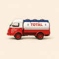 Photo professionnelle de la voiture miniature Renault Galion Total - Image clean haute qualité
