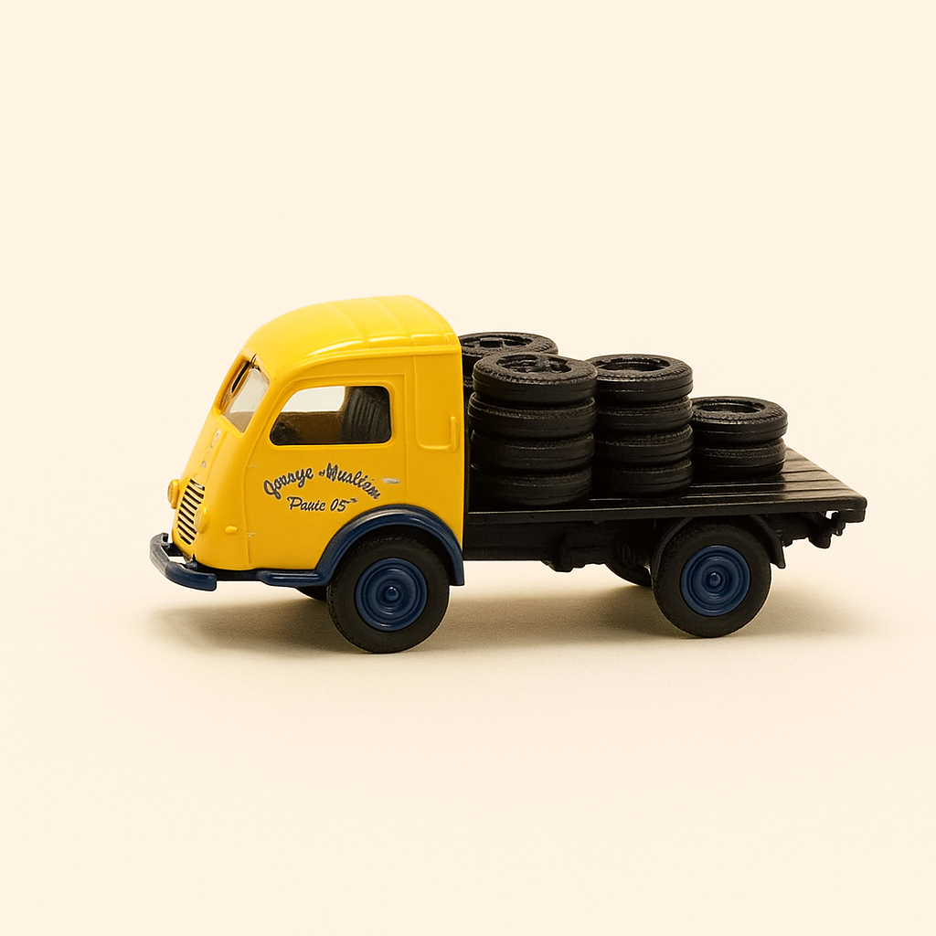 Renault Schooner Plattenpneu giel Kabinn