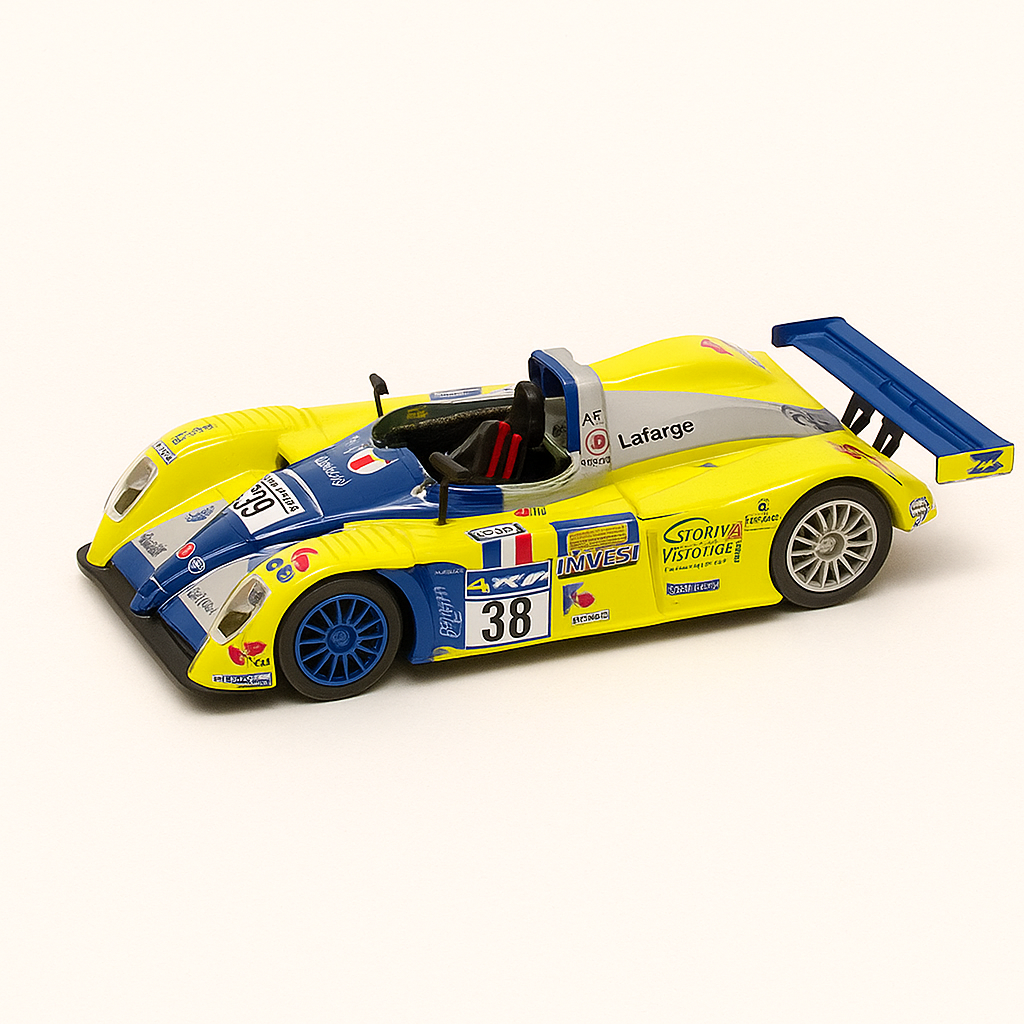 Reynard 2KQ żółto-niebieski numer 38 (24h Le Mans 2001)