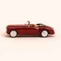 Photo professionnelle de la voiture miniature Simca 8 Sport Couleur Bordeaux De 1949 - Image clean haute qualité