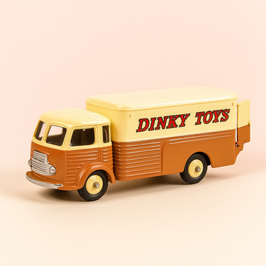 Photo professionnelle de la voiture miniature Simca Cargo Fourgon Dinky Toys Editions Atlas - Image clean haute qualité