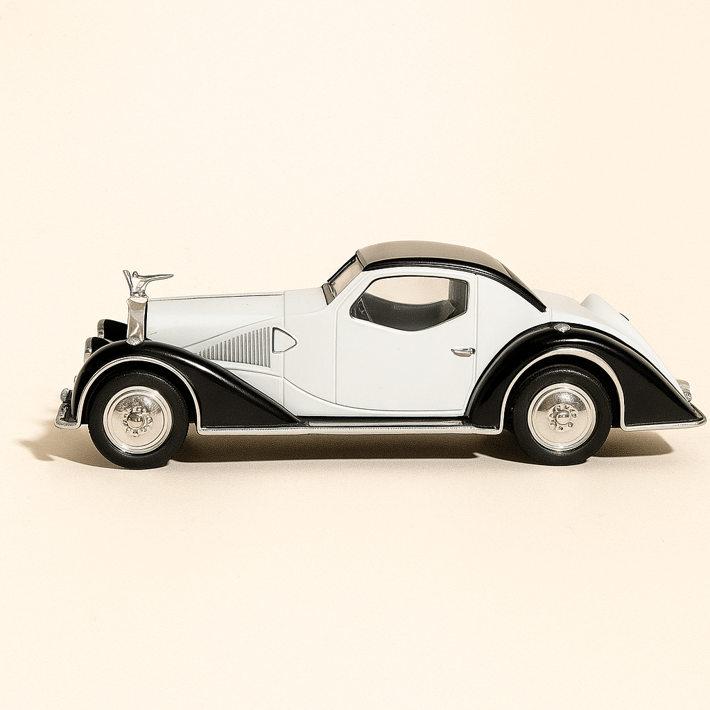 Voisin C27 Aerosport wäiss a schwaarz vun 1934