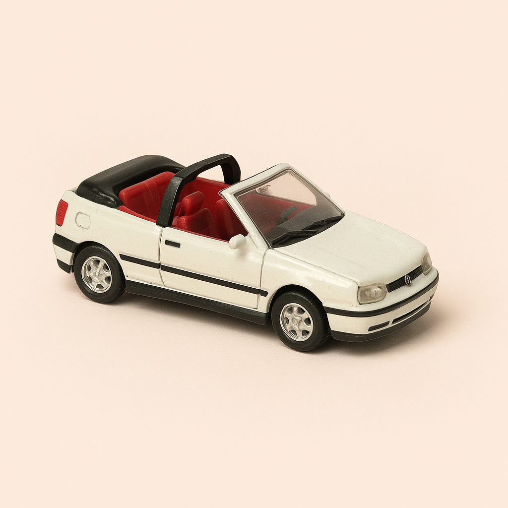 Volkswagen Golf convertible color crema de 1993
