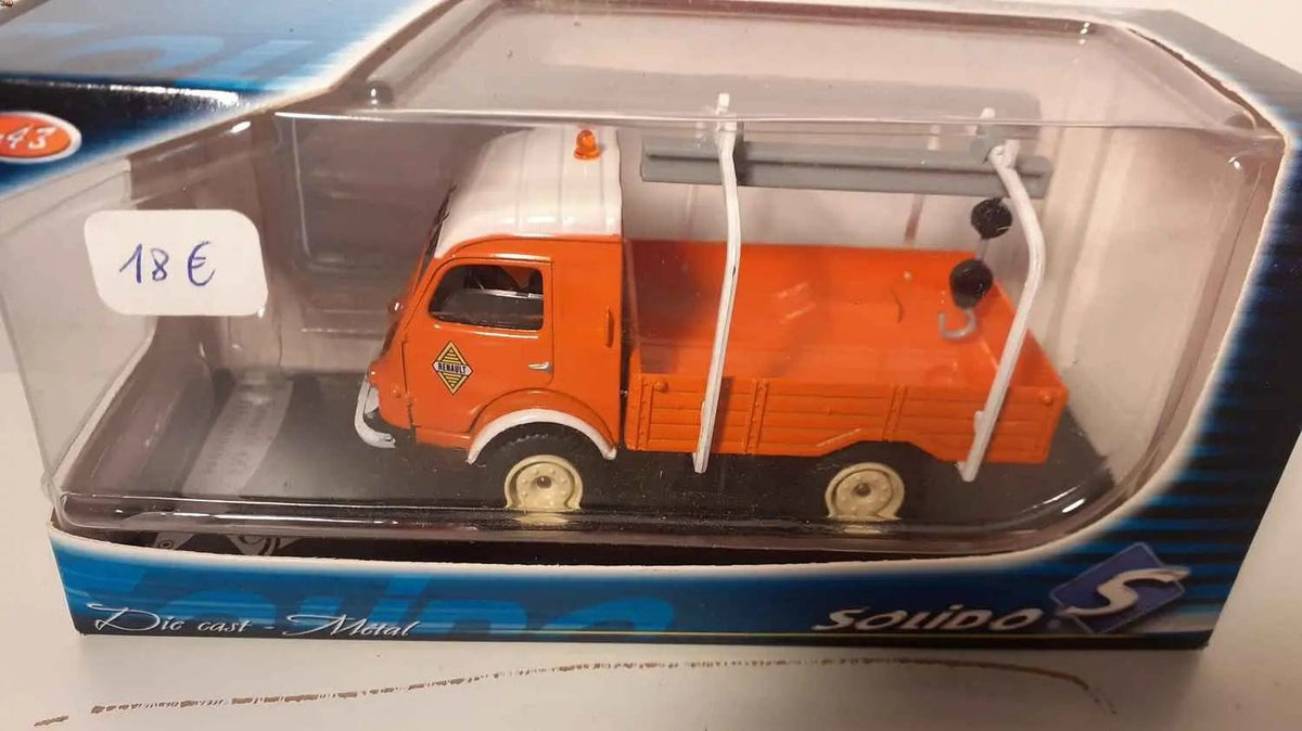 Voitures Miniatures Renault 4 x 4 dépanneuse (avec logo Renault) - Bernard Miniatures